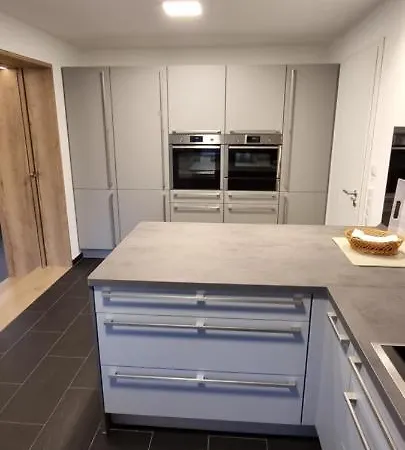 Upland Lounge Apartment *