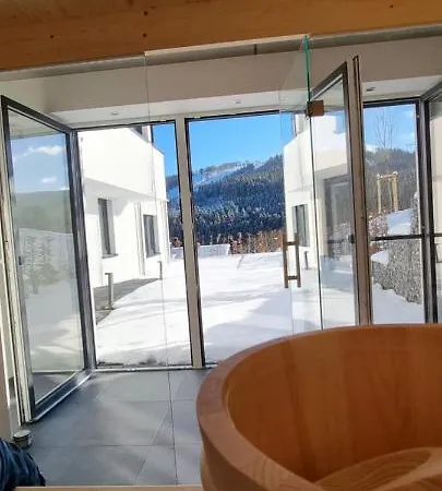 아파트 Upland Lounge